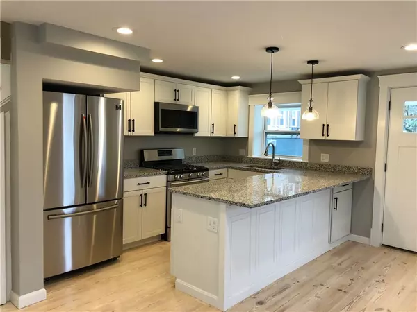 Warren, RI 02885,130 Market Street ST