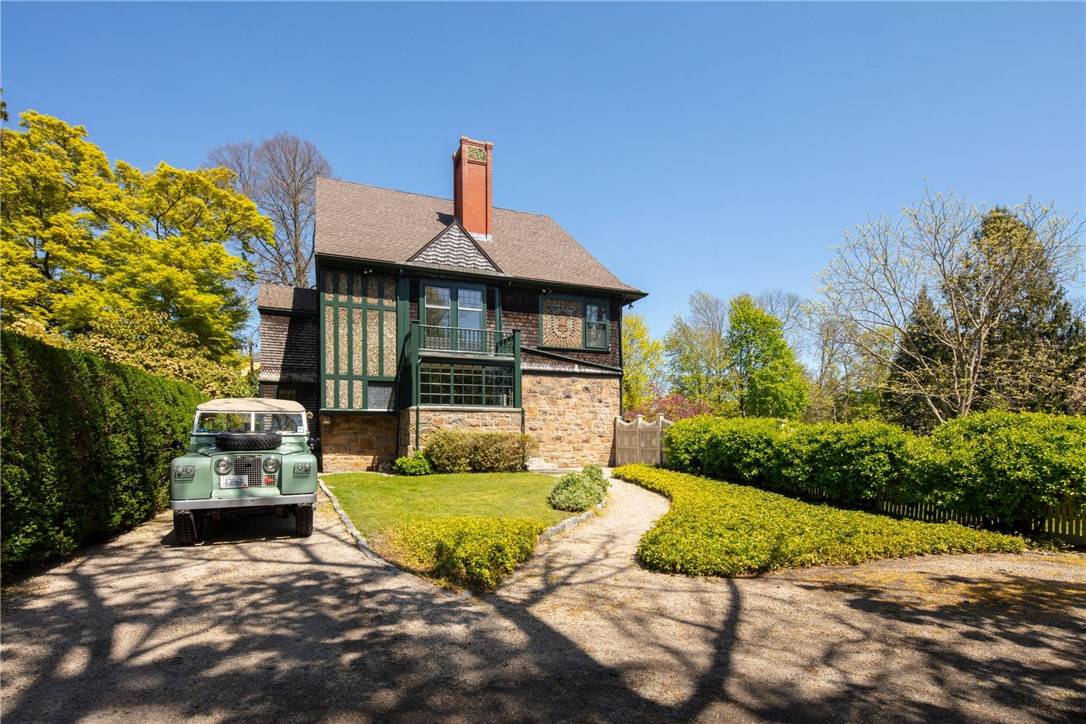 Newport, RI 02840,12 Sunnyside PL