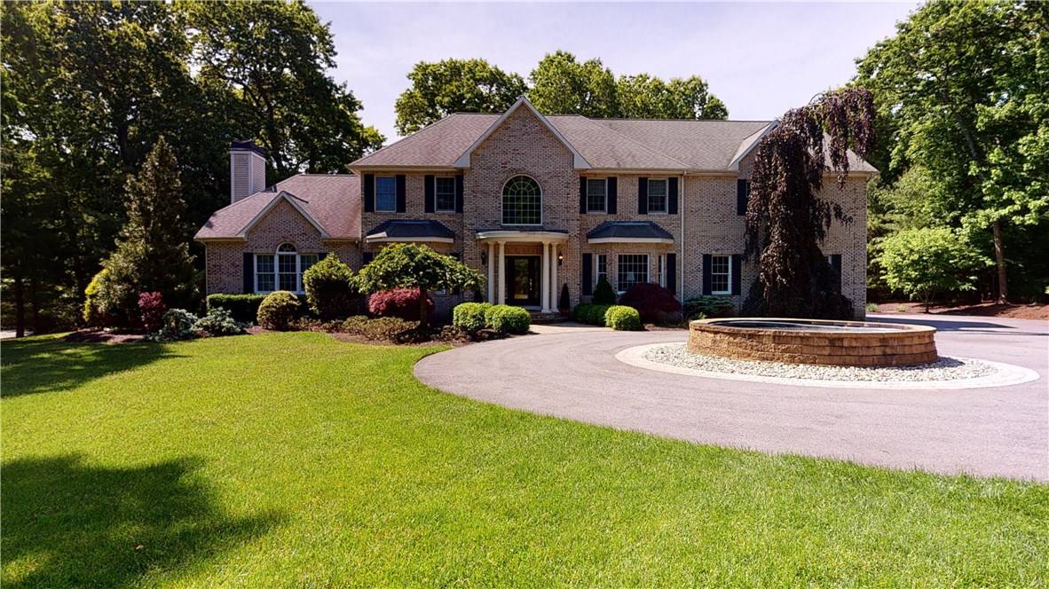 5 Keyes CT, East Greenwich, RI 02818