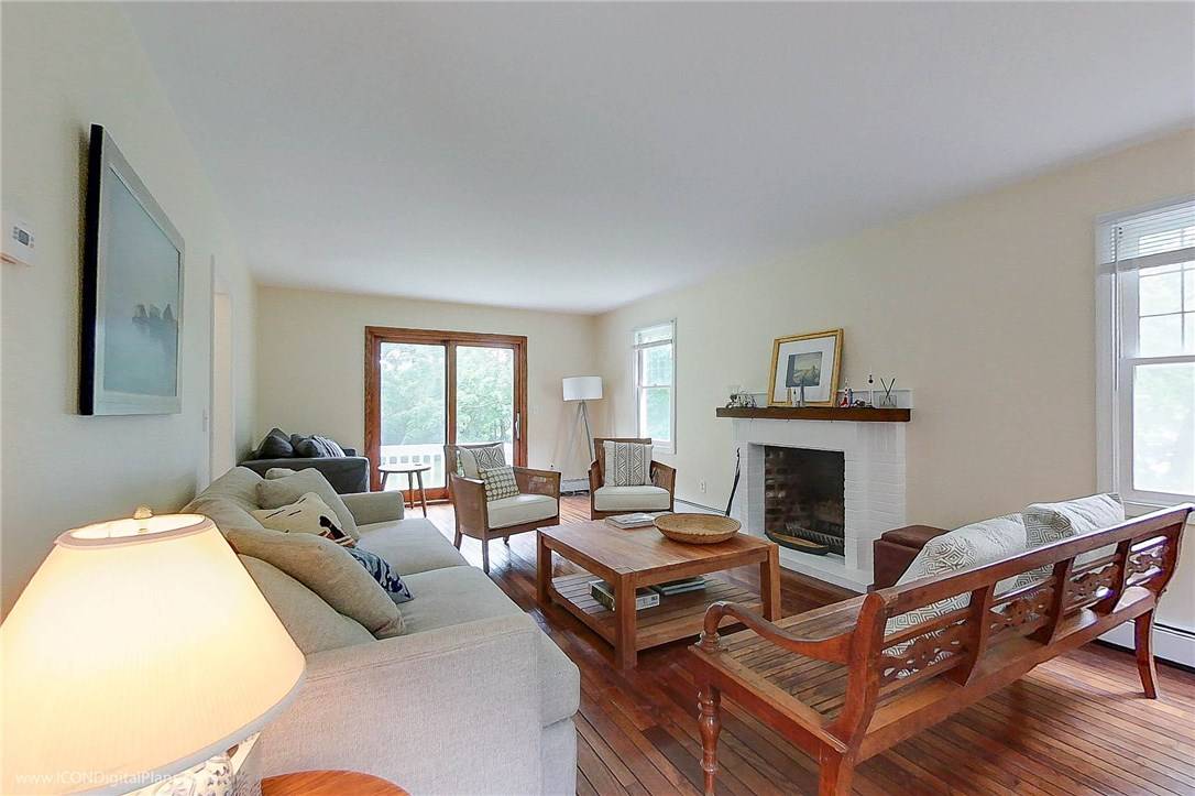Portsmouth, RI 02871,626 Black Point LN
