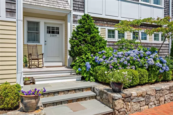 Narragansett, RI 02882,20 Narragansett AVE #1009