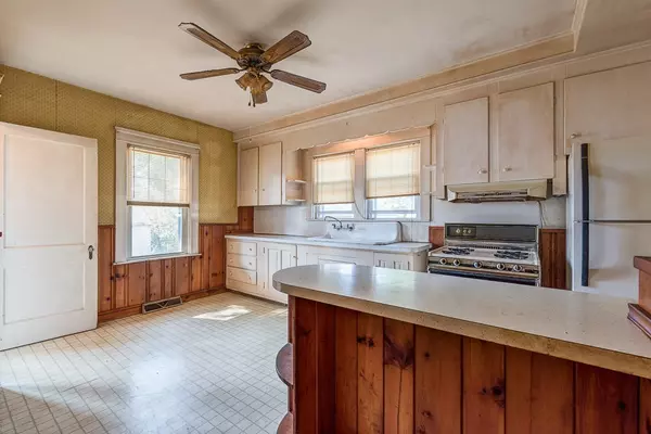 Cranston, RI 02910,80 Doane ST