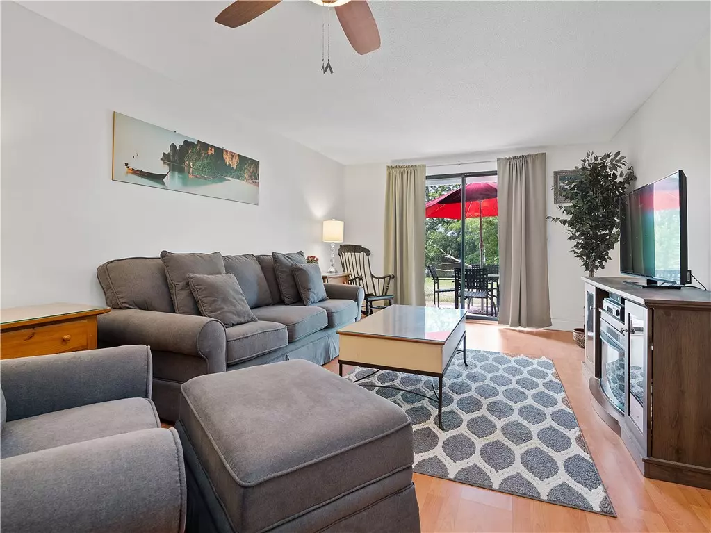 Warren, RI 02885,510 CHILD ST #402A