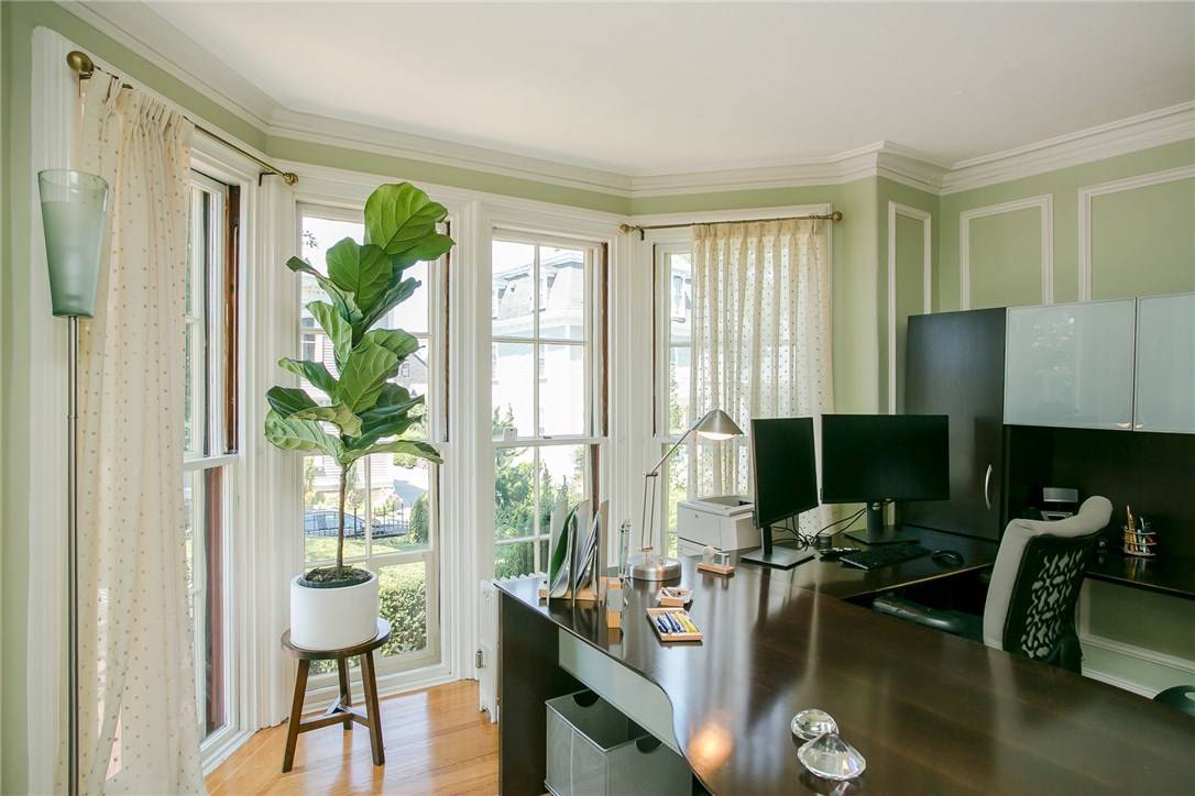 Newport, RI 02840,130 Touro ST