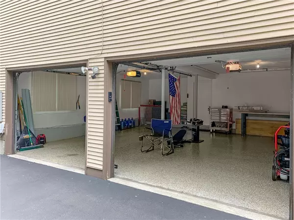 Warwick, RI 02886,30 Pond View DR