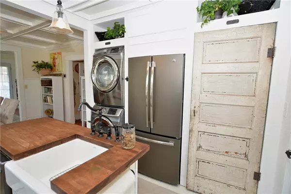 Westerly, RI 02891,56 John ST