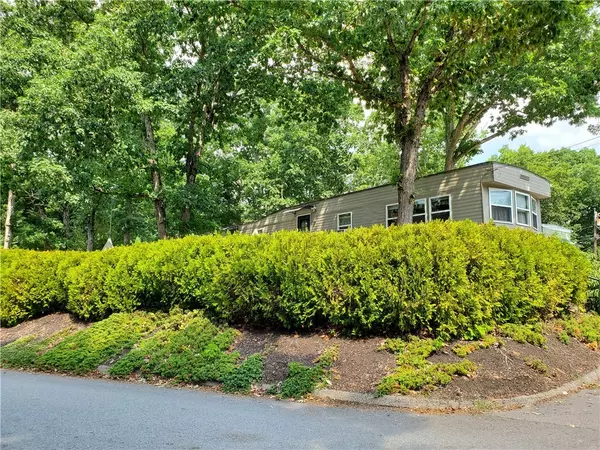 2 Lane 5, Coventry, RI 02816