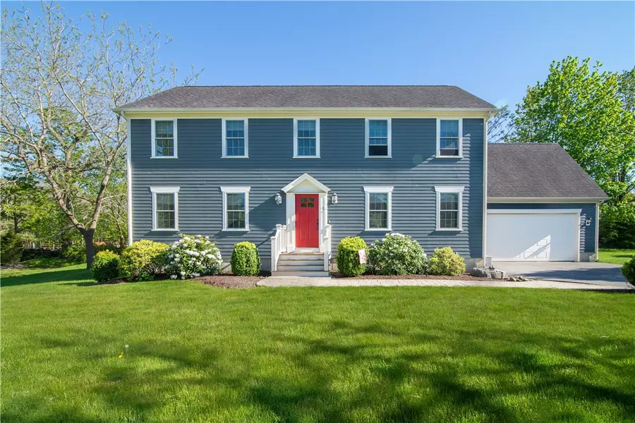 2 White Tail DR, Bristol, RI 02809