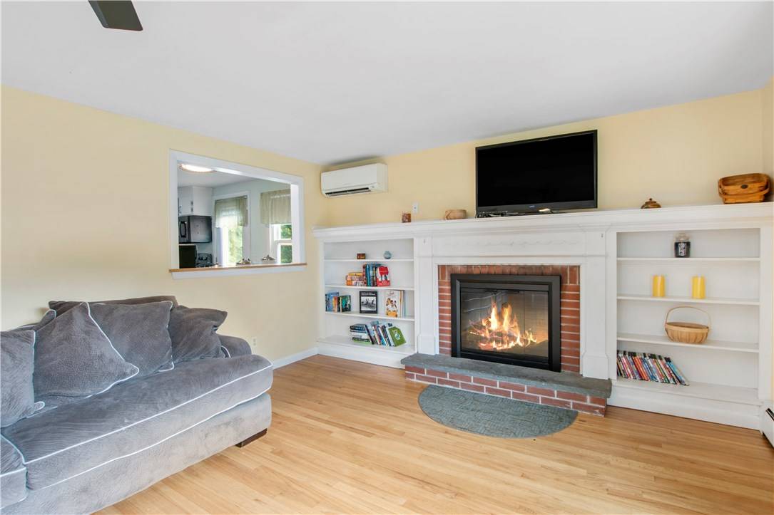 North Kingstown, RI 02852,24 Bethany LN