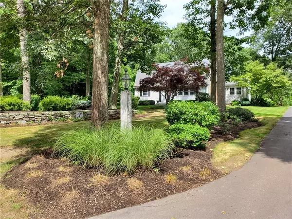 33 Valerie DR, Plainville, MA 02762