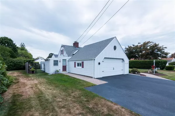 Warwick, RI 02888,42 Weetamoe DR