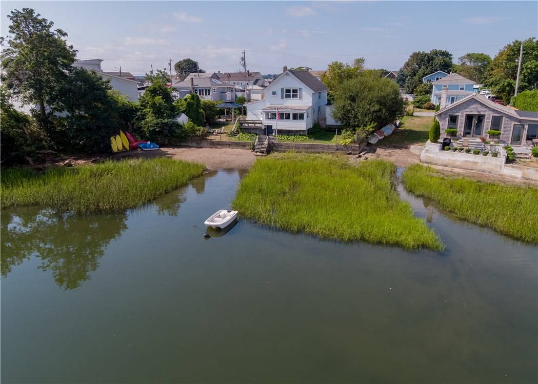 15 Cedar AVE, Portsmouth, RI 02871