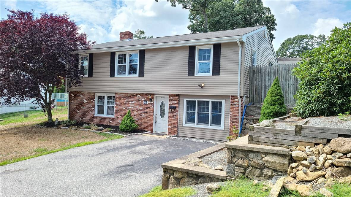 38 Newlight ST, West Warwick, RI 02893