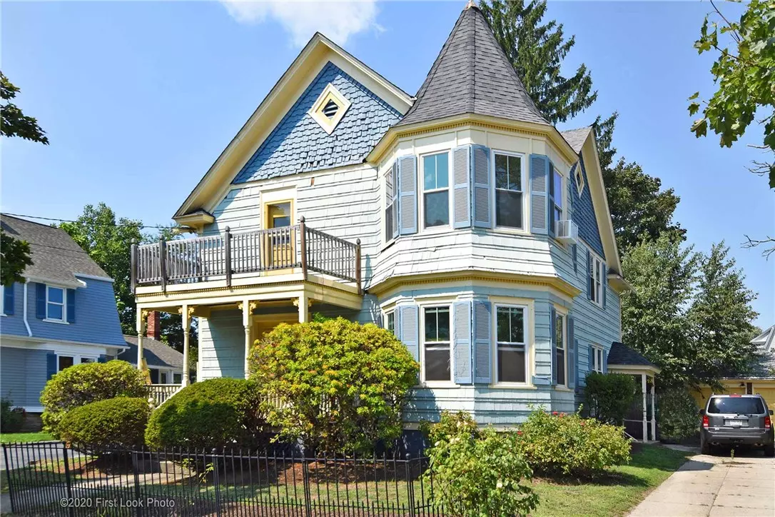 Cranston, RI 02910,61 Blackamore AVE