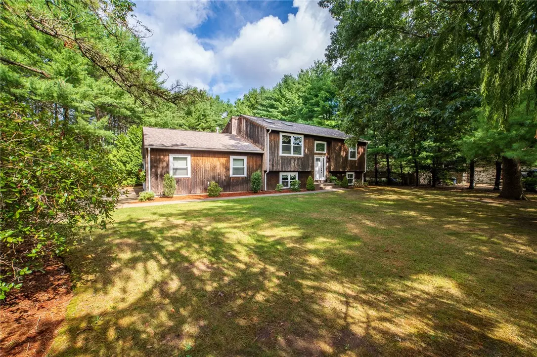 Coventry, RI 02816,4 Circlewood DR