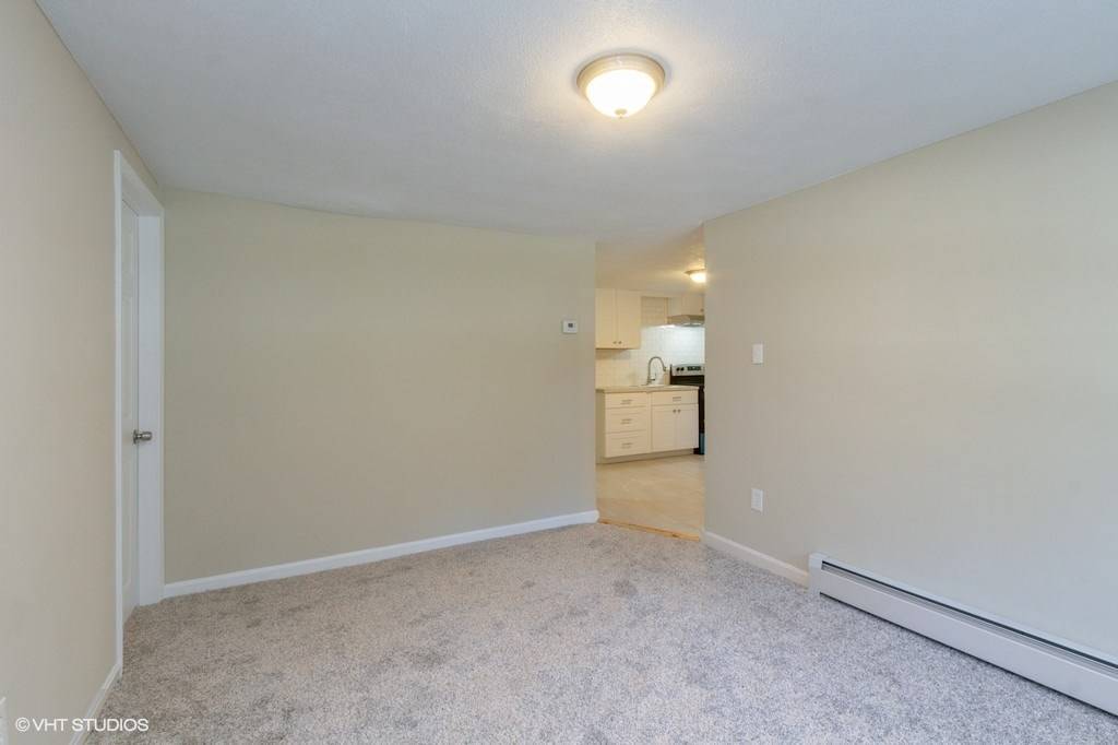 Coventry, RI 02816,83 Angus ST