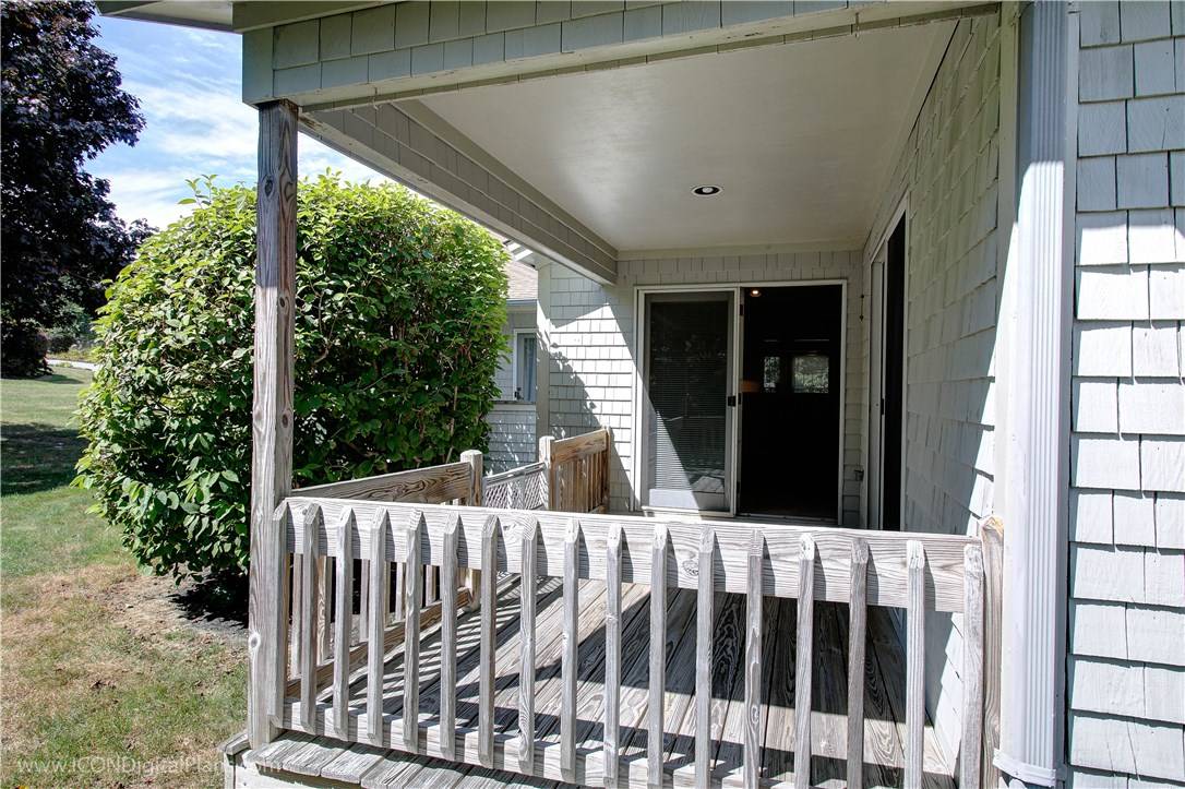 Portsmouth, RI 02871,32 Valley LN