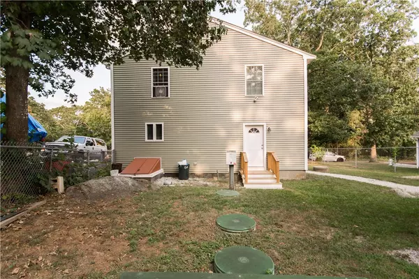 Tiverton, RI 02878,31 Sawdy Pond AVE