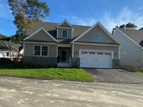 Westerly, RI 02891,7 Abbey LN #4