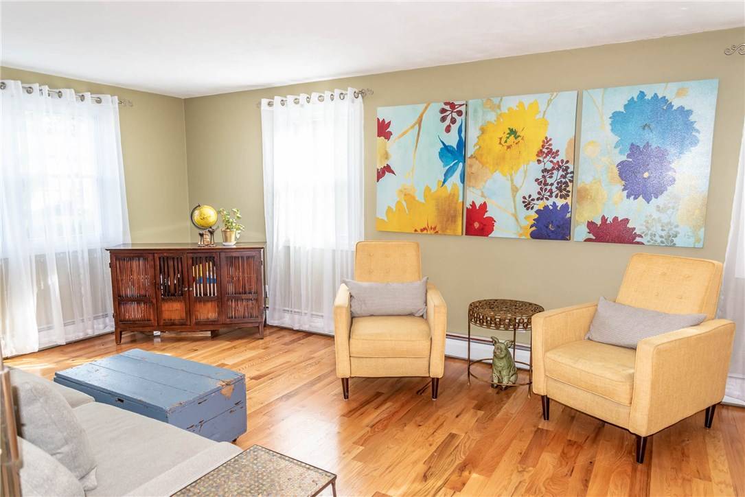 Coventry, RI 02816,32 Monroe DR