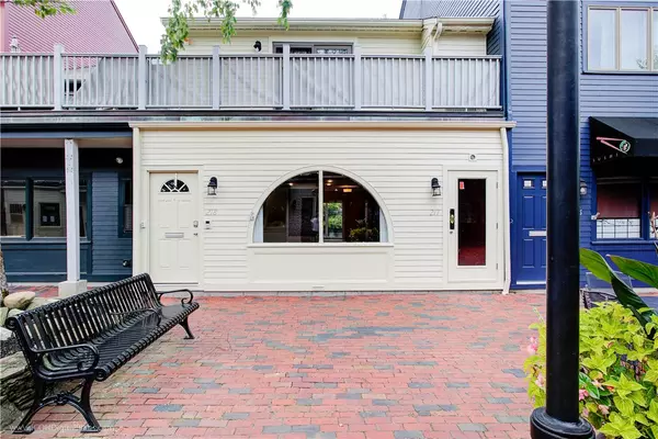 Newport, RI 02840,217 Goddard ROW