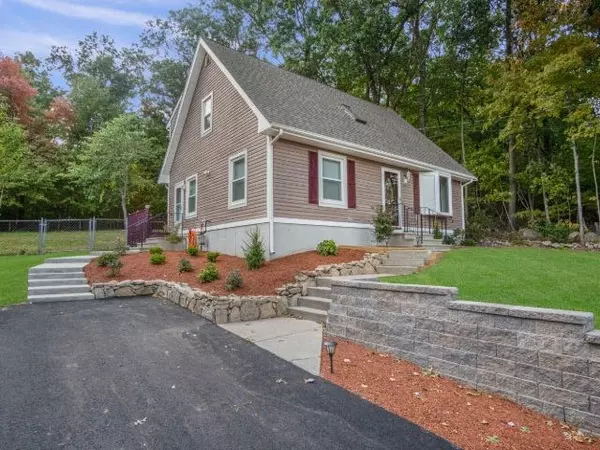 Woonsocket, RI 02895,105 Miles AVE