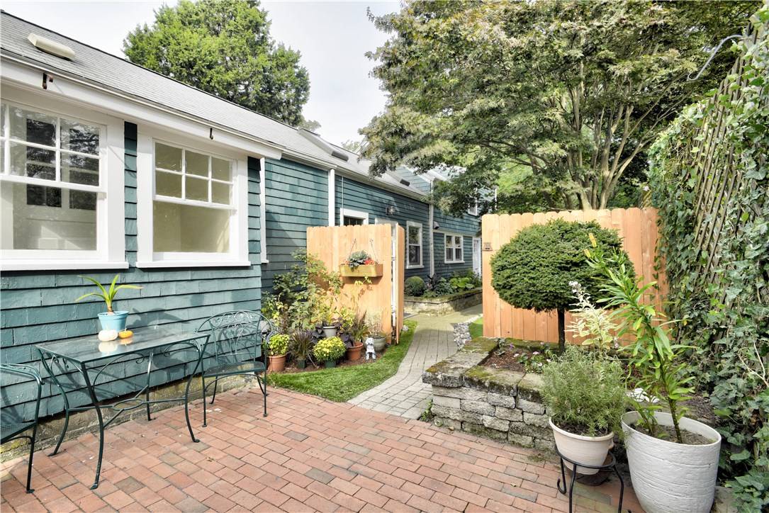 Newport, RI 02840,5 Gladding CT