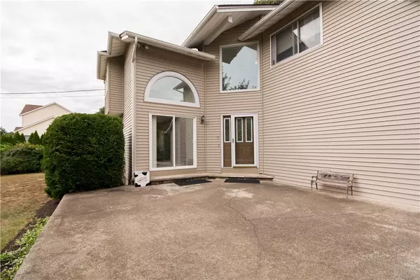 Westerly, RI 02891,19 Valley DR