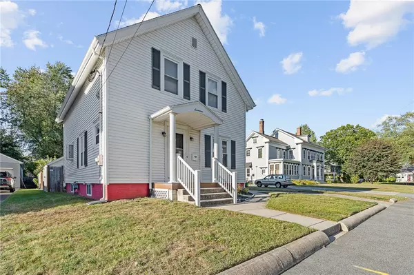 17 Arnold ST, Lincoln, RI 02865