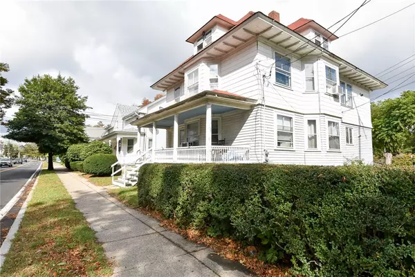 676 Main ST, Warren, RI 02885