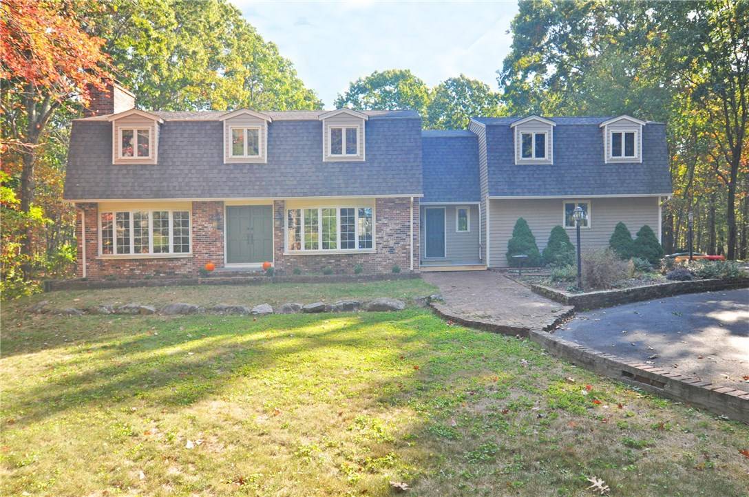 4 Greenwood LN, Lincoln, RI 02865