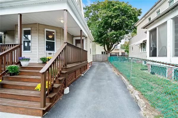 Providence, RI 02905,1007 Narragansett BLVD