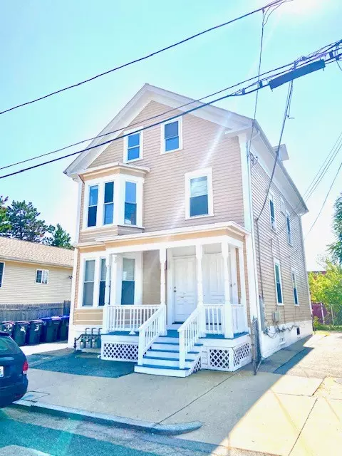 42 Redwing ST, Providence, RI 02907