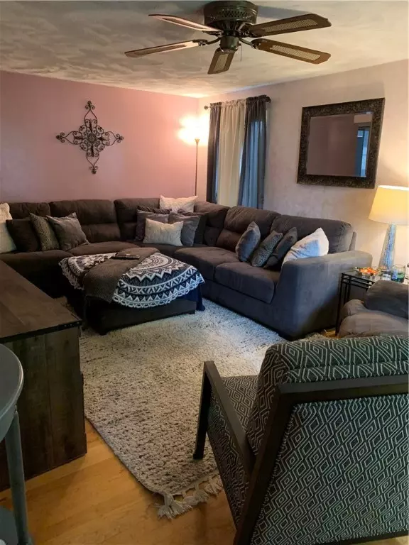 Cranston, RI 02910,1 Irving ST