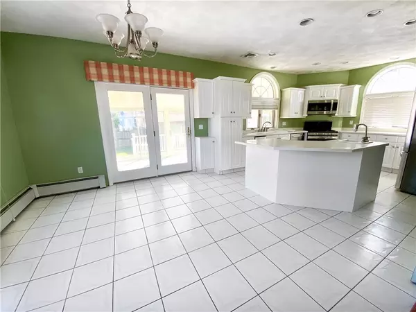 Cranston, RI 02910,122 Julia ST