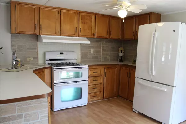 Portsmouth, RI 02871,17 Maggie LN