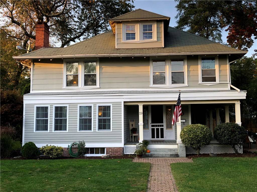 19 Eton AVE, Warwick, RI 02889