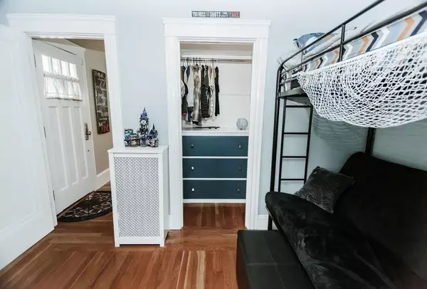 Cranston, RI 02910,142 Friendly RD