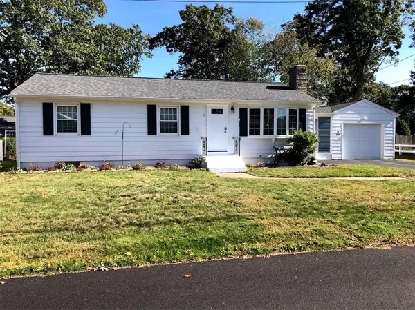 28 Cadora AVE, Warwick, RI 02886