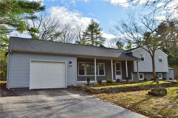 31 Brook DR, Hopkinton, RI 02832