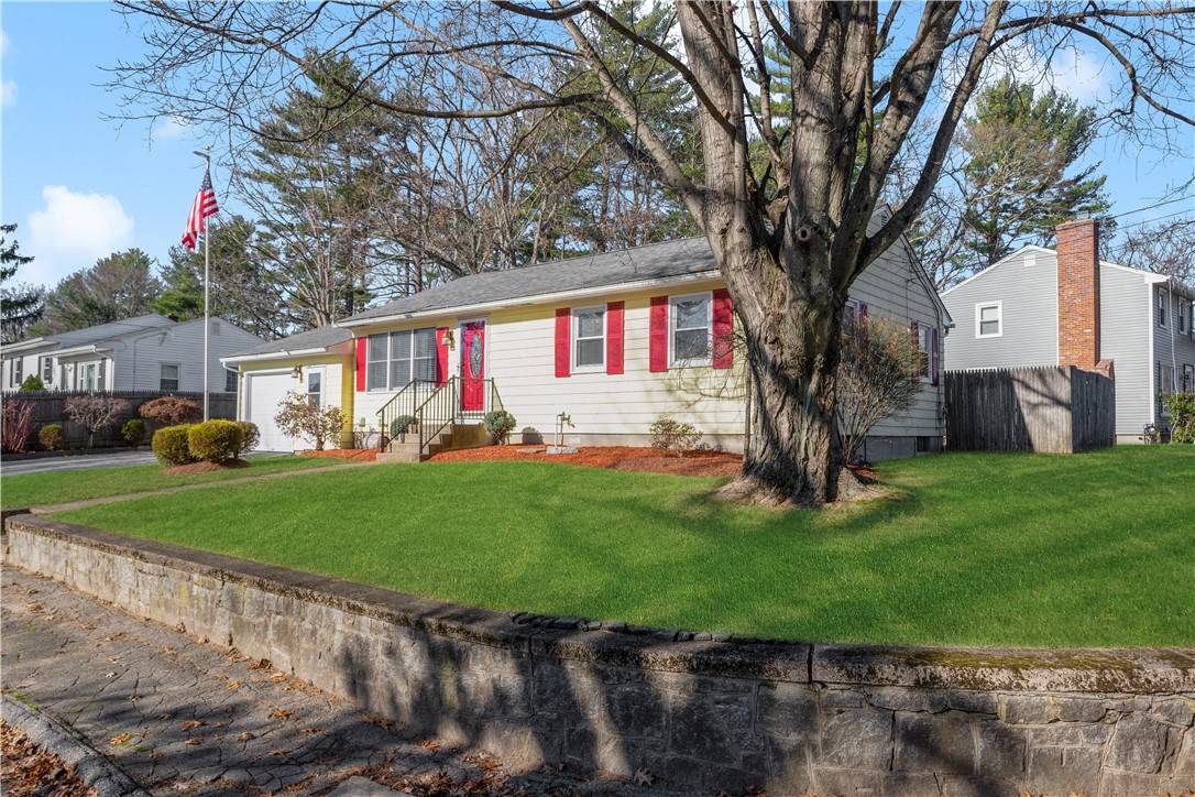 Coventry, RI 02816,7 Eleanor DR