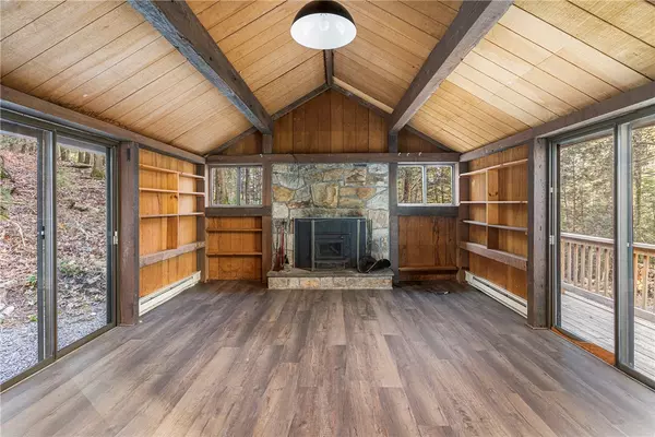 North Smithfield, RI 02896,203 Douglas PIKE