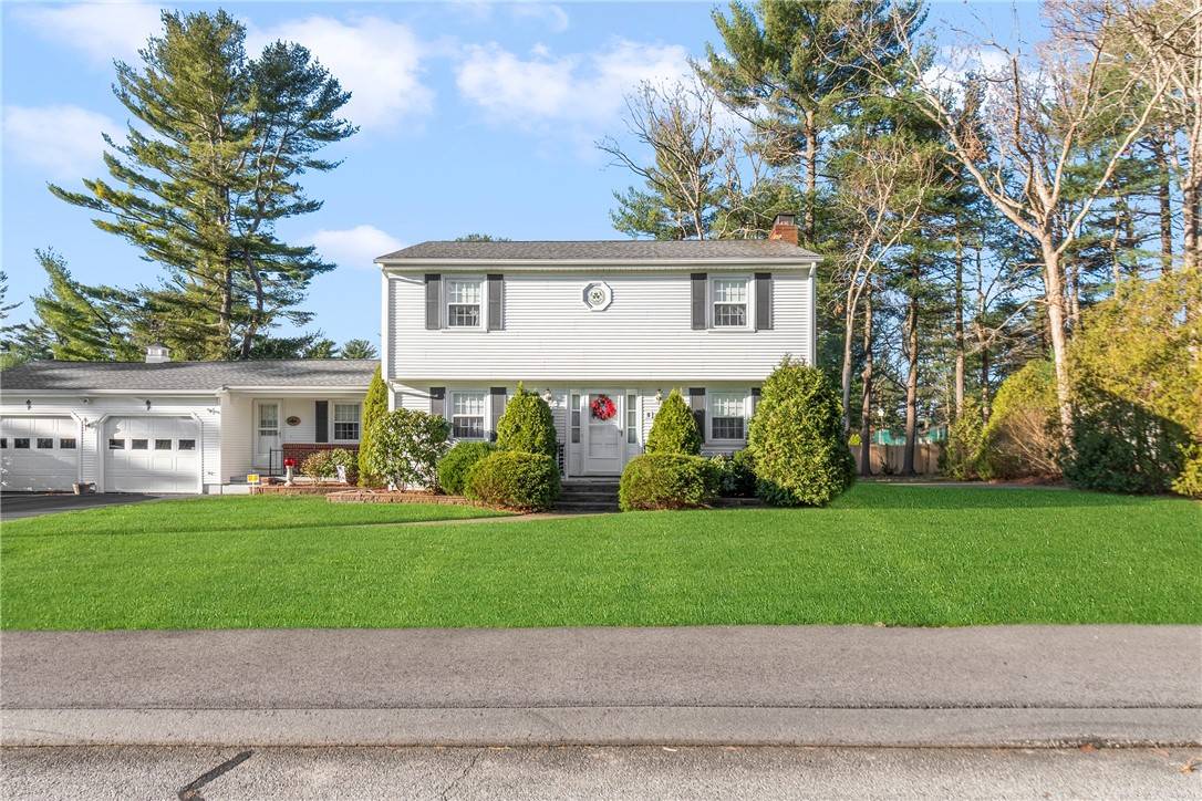 Coventry, RI 02816,2 Blueberry LN