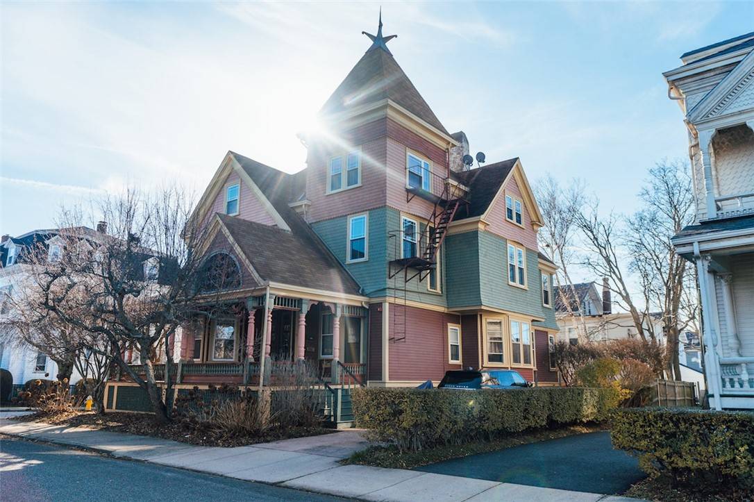 Newport, RI 02840,9 Rhode Island AVE #4