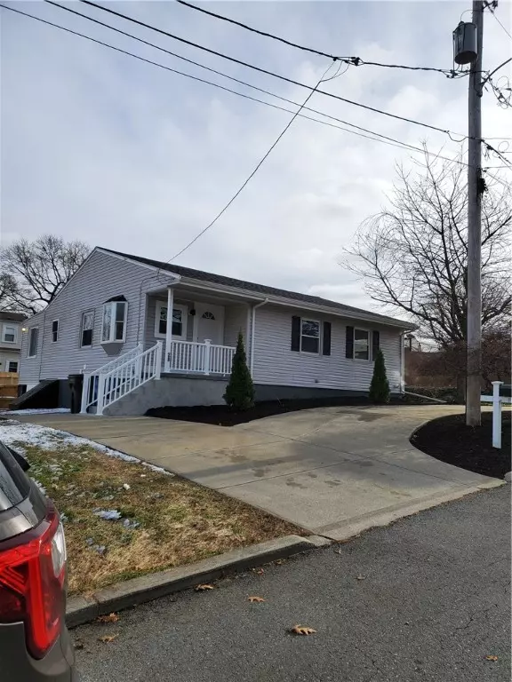 28 MALCOLM ST, Cranston, RI 02910