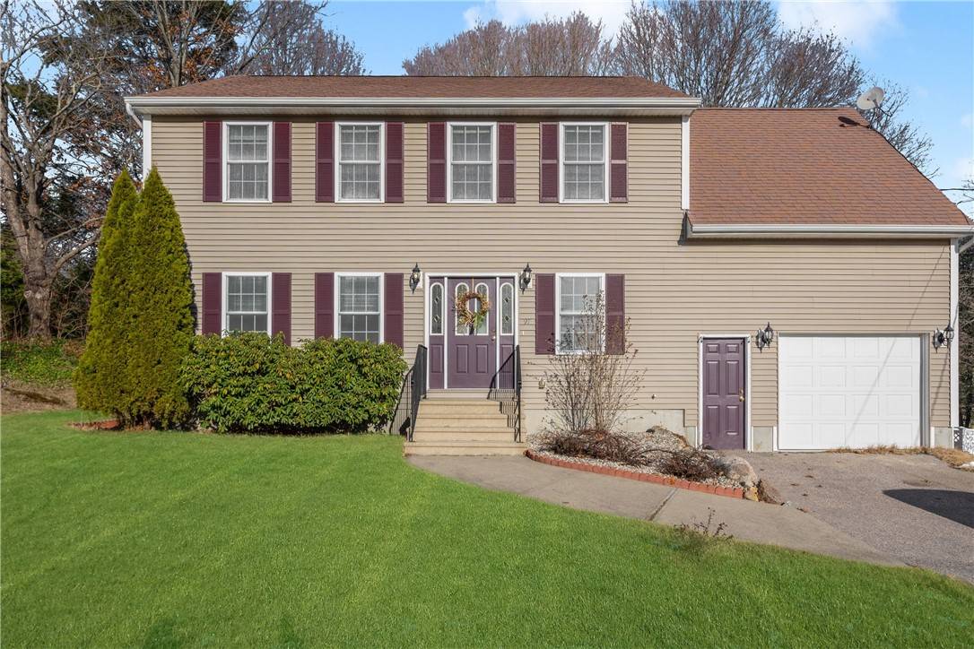 97 Woodside AVE, West Warwick, RI 02893