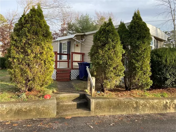 1 Lane 5, Coventry, RI 02816