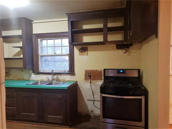 Cranston, RI 02910,247 Greenwood ST