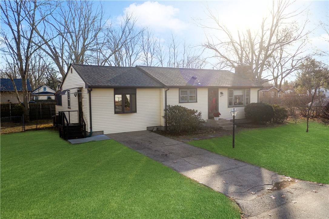 Warwick, RI 02889,84 Canfield AVE