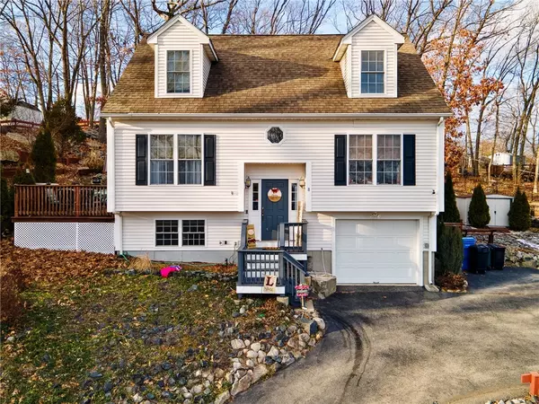 8 Rockledge AVE, Lincoln, RI 02865